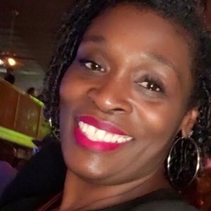 Meet your Posher, Raquel